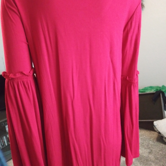 Red top - Picture 6 of 6